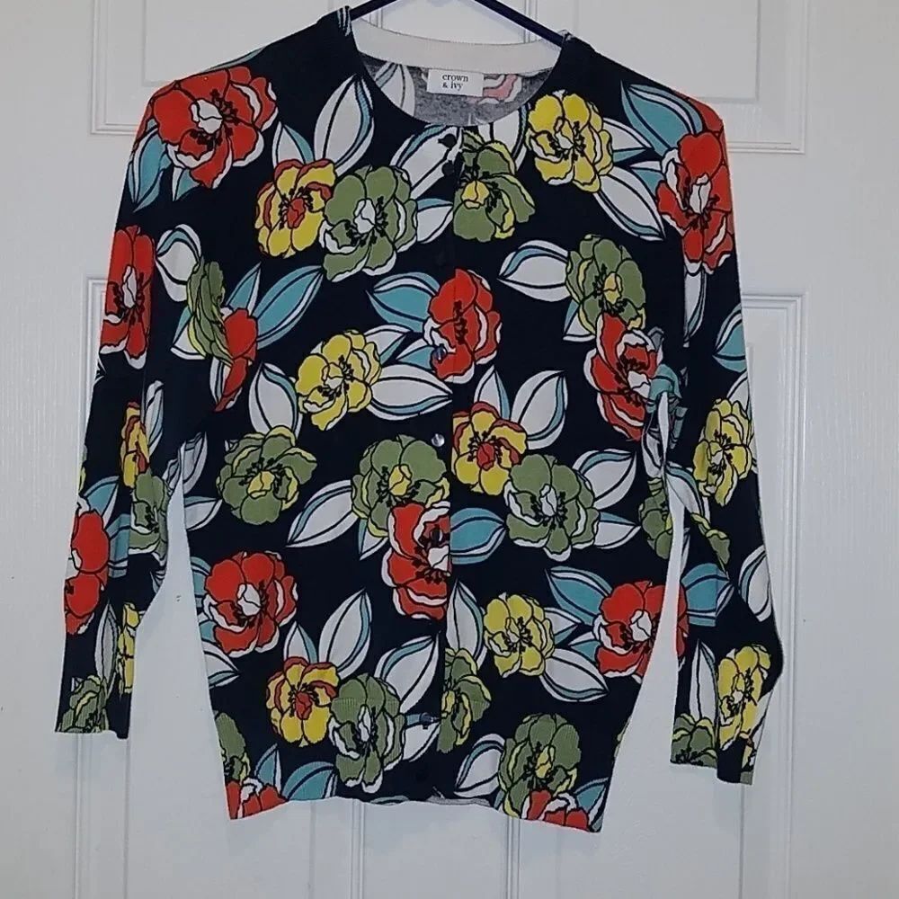 Crown & Ivy floral cardiganSz M NWOT